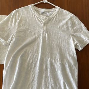 Vince short sleeve henley. NEVER WORN. Great brand